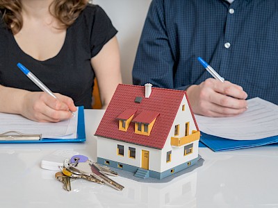 Immobilie in der Scheidung: Was ist mit der laufenden Finanzierung?