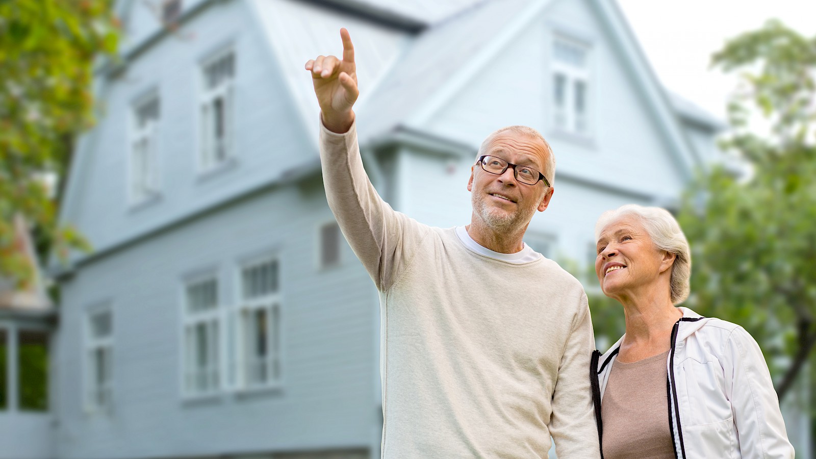 Immobilie im Alter: Verkaufen oder vermieten?